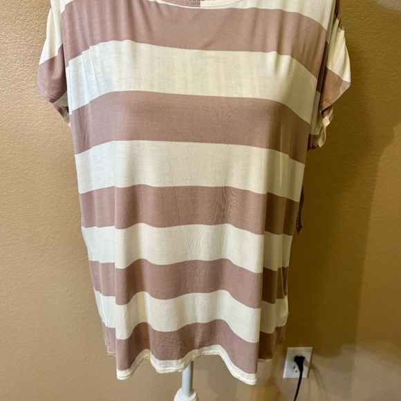 NWT a.n.a. Top Large White Khaki Stripes Ruched Shoulders Open Peekaboo Back New - Picture 3 of 13